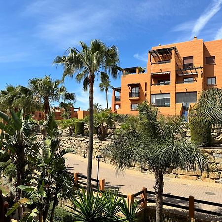 Piso De Lujo Totalmente Equipado A Estrenar Para 6 Estepona Exterior foto